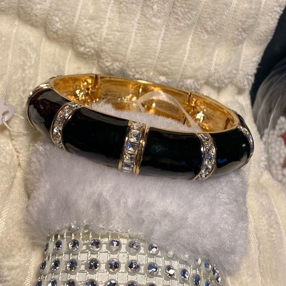 🔥 HOT ♥️ NEW BOMBSHELL BRACELET STRETCH BLACK GOLD BANGLE SPARKLING STATEMENT - Picture 2 of 10